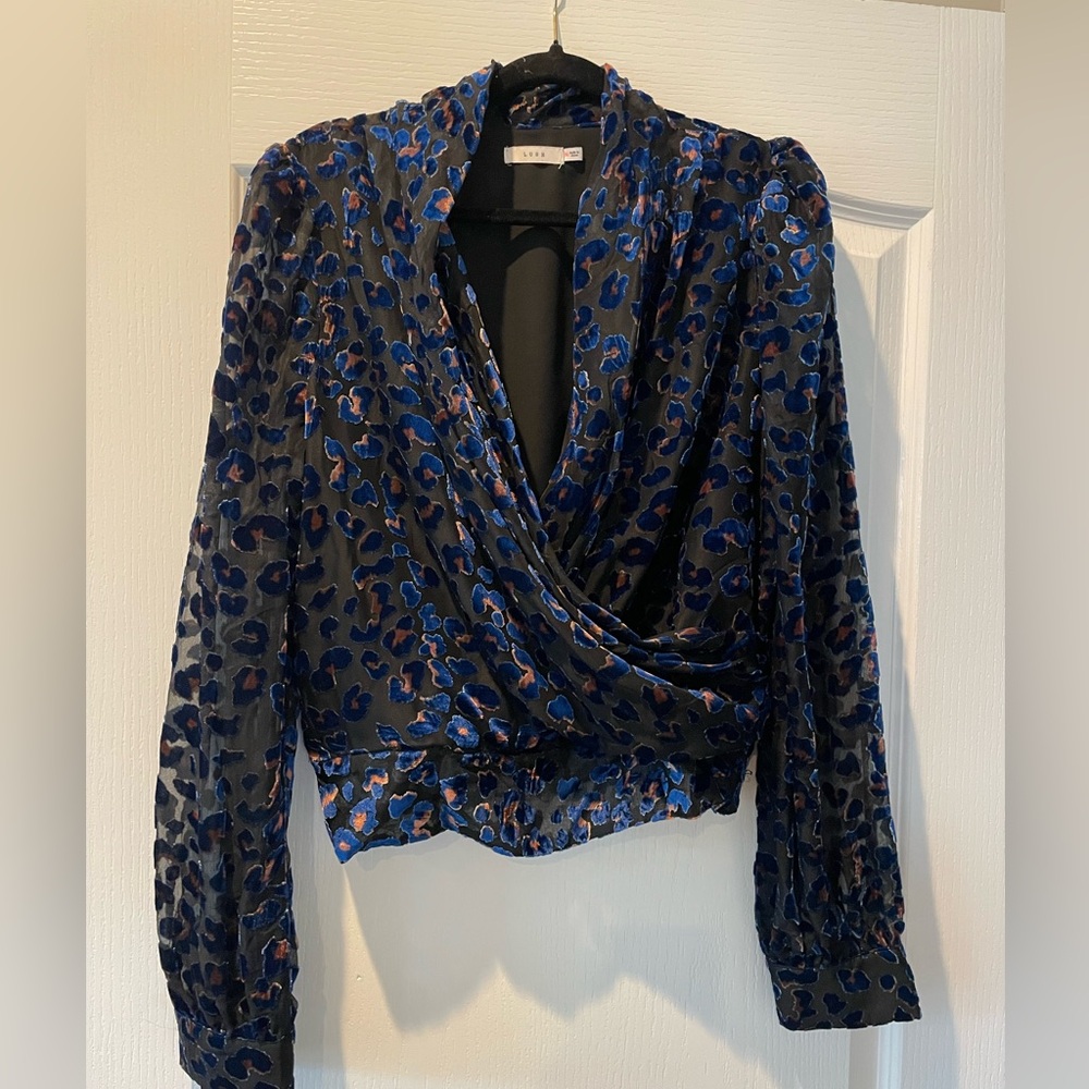 Like new condition washed and worn once. Vici dolls long sleeve cropped blouse.